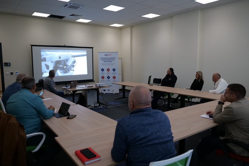 Теоретичната част на обучението за пилоти на БЛС в DIGIHUB, Central Park Бургас
